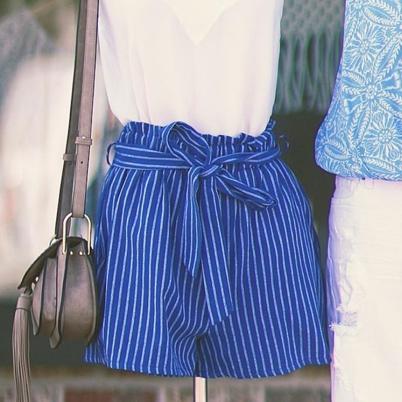 Women's Everly Blue & White Pinstripe Cotton Casual High Waist Pocket Shorts - Picture 2 of 9